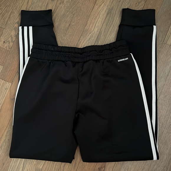 Adidas joggers size S - Picture 2 of 4